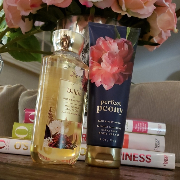 CHOOSE A SET Body Cream & Shower Gel - Picture 6 of 9